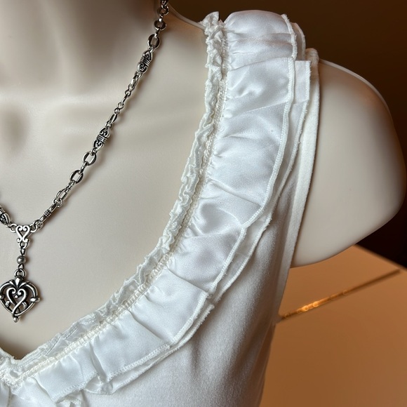 WHITE HOUSE BLACK MARKET WHITE V NECK TOP WITH RUFFLES AROUND NECK & FRONT SMALL - Picture 9 of 16